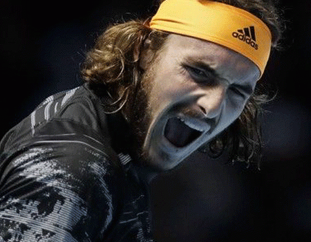 تسيتسيباس يفوز بلقب نهائيات ATP