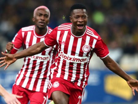 Antwerp – Olympiacos: Inspiration with cards and corners